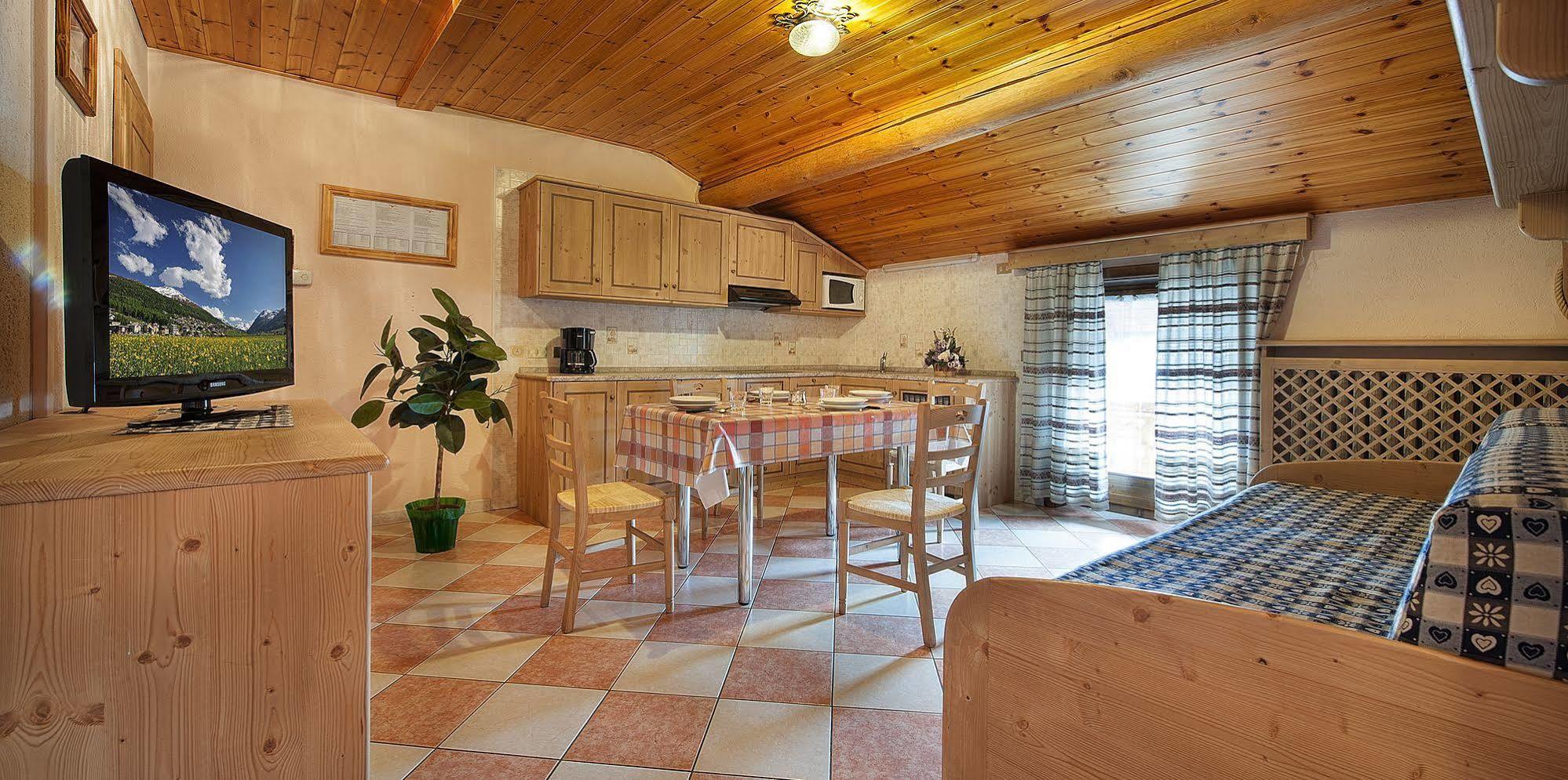 Baita Carosello Apt 4 By Livigno Accomodation Exteriör bild